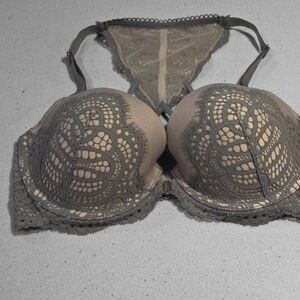 Victoria Secret 32DD front Close Push Up Bra